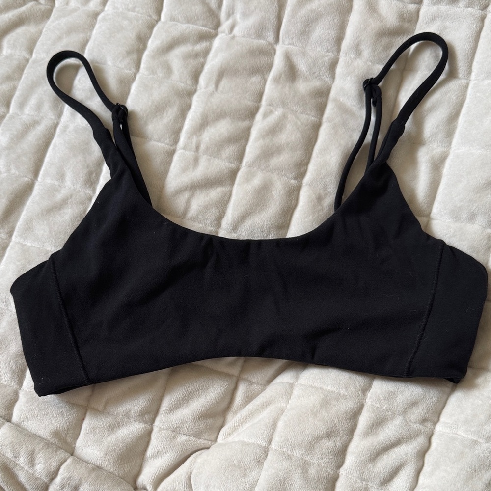 Kamo Fitness - Women’s Black Charm Sports Bra